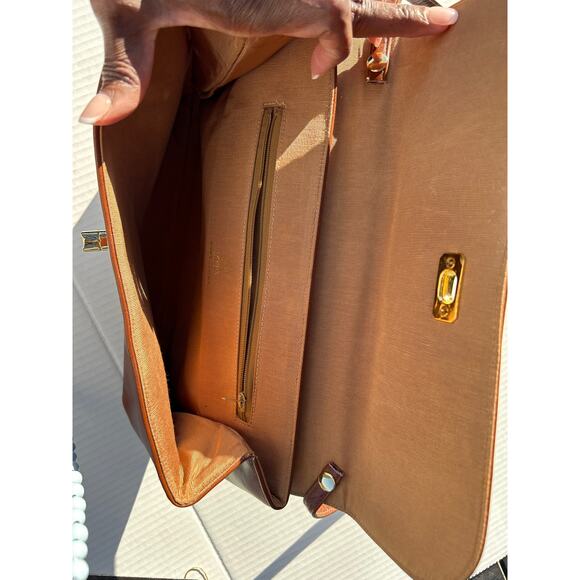 Crown Lewis Purses | Vintage Chestnut Brown Leather Shoulder Bag - Picture 12 of 17